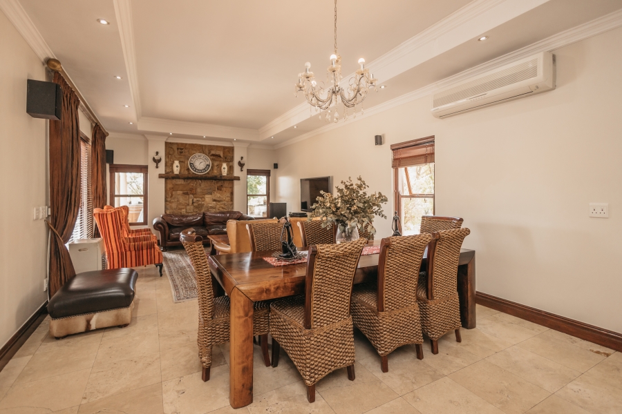 5 Bedroom Property for Sale in Klein Zevenwacht Western Cape